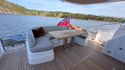Princess F65 (F65012) 4 Cockpit