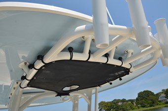 Boston Whaler 250 14 PFD Storage