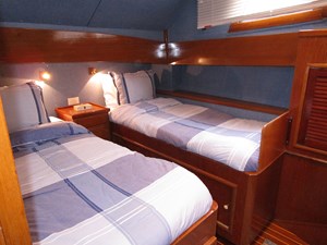 MY ALIBI 33 Twin Cabin Looking Aft 