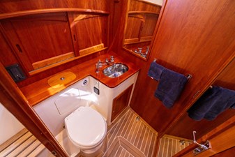 BAREFOOT 68 2014 Hinckley Talaria 48 BAREFOOT