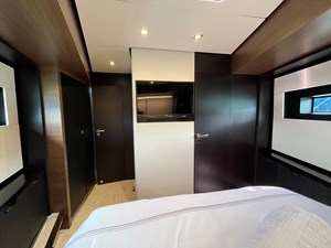 LAS BRISAS 18 Forward Stateroom