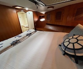 64 ft 1999 Mikelson Long-Range Luxury Sportfisher, Swells 1 