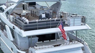 95 Raised Pilothouse 16 95' Azimut _ Drone-17