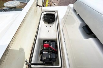 2008 Regal 2250 Cuddy 35 