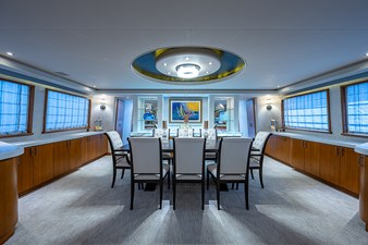 SUPERSTAR 8 DINING