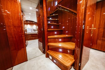 SOUTHERN BELLE 21 Lower Deck Access