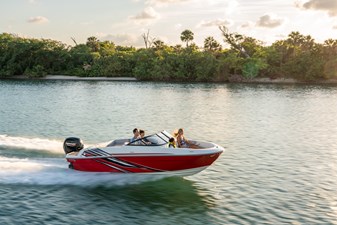 Bayliner VR4  7 