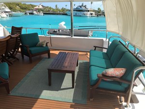 MON SHERI  49 Aft Deck Seating