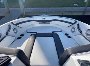 2020 Monterey M-205 3 4
