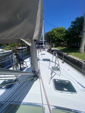- 5 6_2004 47ft Beneteau 473 sloop