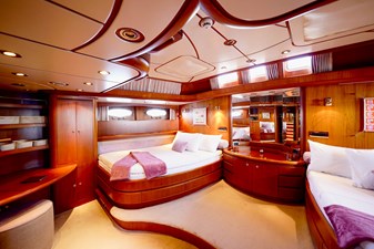 IKARON 9 Master Cabin