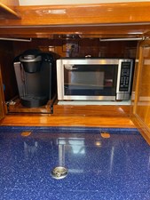 MAHALIA 22 25. Galley storage