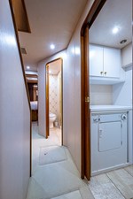 This Little Piggy  41 65_ocean_yacht_this_little_piggy_hallway_1
