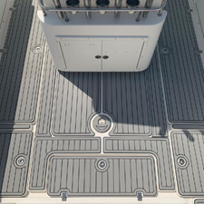 2015 Century 3200 Center Console 3 4