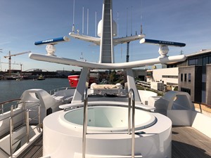 ANNA J 12 Jacuzzi