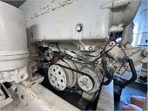 47' Viking 1999 Convertible 29 