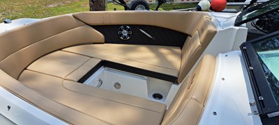 - 10 13_2019 23ft Sea Ray 230 SPX