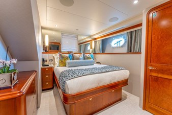 Relentless 39 2006 130 Westport MY Relentless Starboard Forward Guest SR