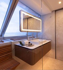 TWILIGHT 7 Master cabin bathroom