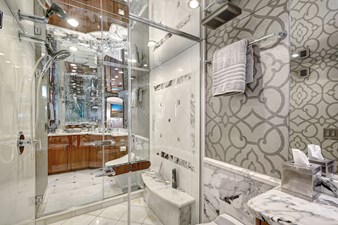 DANIELLE 25 026 Lower Deck Midship Master Ensuite 01