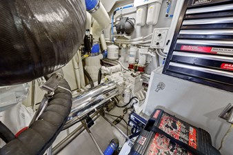 Off the Grid 39 40 _ 2006 65ft Marquis Motor Yacht Pilot House OFF THE GRID