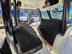 2023 Boston Whaler 360 Outrage 26 