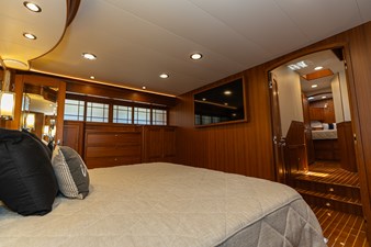 C'EST LA VIE 19 019 Master Stateroom facing Port Forward
