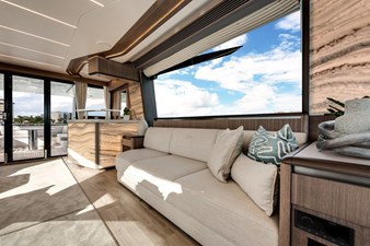 Yacht 28 Salon