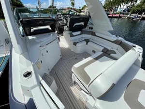 Monterey 335 Sport Yacht 5 2016-monterey-335-sport-yacht-power-9542251-20240910120116353-1_LARGE