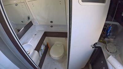 - 21 22_2018 38ft Scout 380 LXF