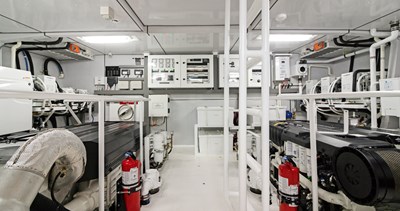 CLB65  22 HD-Cheoy Lee 65-Engineroom