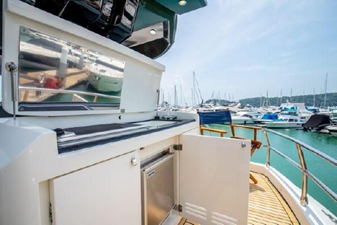 2012 Monte Carlo Yachts 65 MCY 30 31