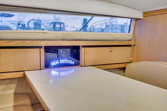 1999 Bayliner 3255 Avanti 18 