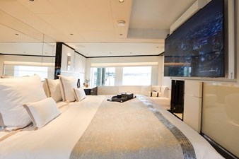 120' Majesty 2025 70 