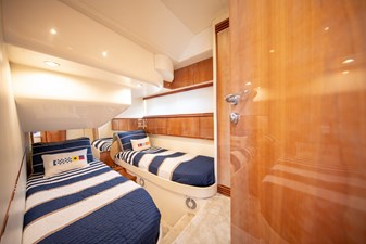 - 34 35_2004 50ft Pershing Express