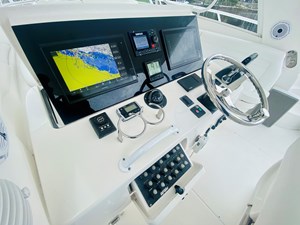 - 36 37_2008 39ft Intrepid 390 Sport Yacht