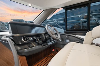 PRINCESS F45 (F45094) 20 Lower helm