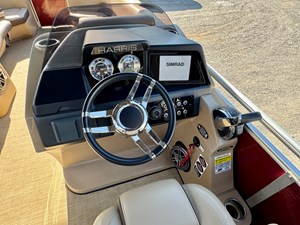 019 Harris Solstice 240 SL TNVL321 38 