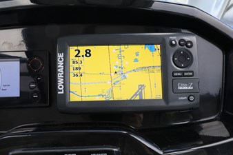JEANNEAU MF 795 10 08-Lowrance Combo HDS-7 Touchscreen, & Lowrance HDI Transducer