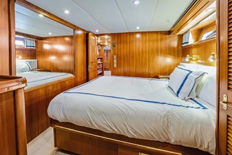 SERENITY 12 Port Guest Stateroom