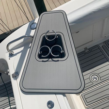 2015 Century 3200 Center Console 10 11