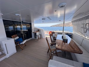 Hargrave Yachts E Series Tri-Deck 2 Aft Deck