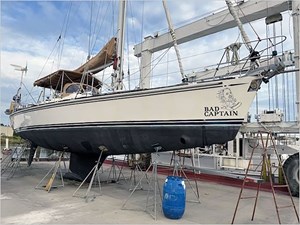 46' Hylas 2008 Center Cockpit 2 