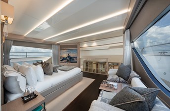 EOS 25 MASTER CABIN 