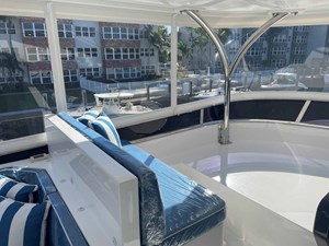 JOHNSON 80' FLYBRIDGE W/HYDRAULIC PLATFORM  36 Flybridge