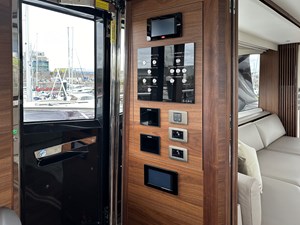 Princess X80 (X80034) 65 Main switches in addition to Böning