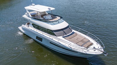 C'EST LA VIE 6 Profile