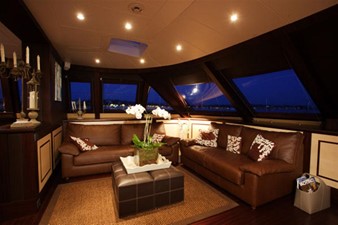 102' 2007 Blubay 102 3 Saloon