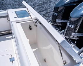 2018 Everglades 435 Center Console 29 