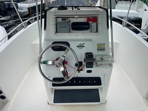 2004 Century 2300 Center Console 11 